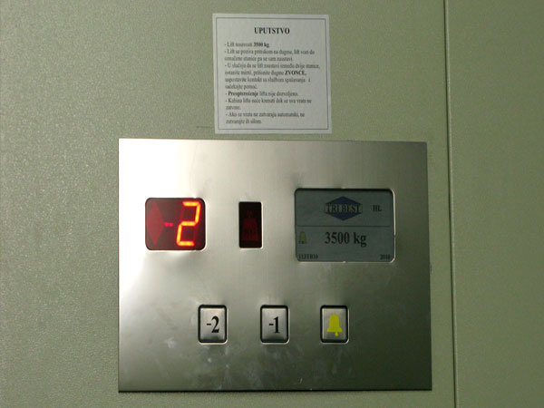 Auto lift Unigradnja Banja Luka